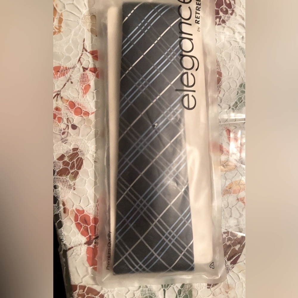 Elegance tie new in wrapper